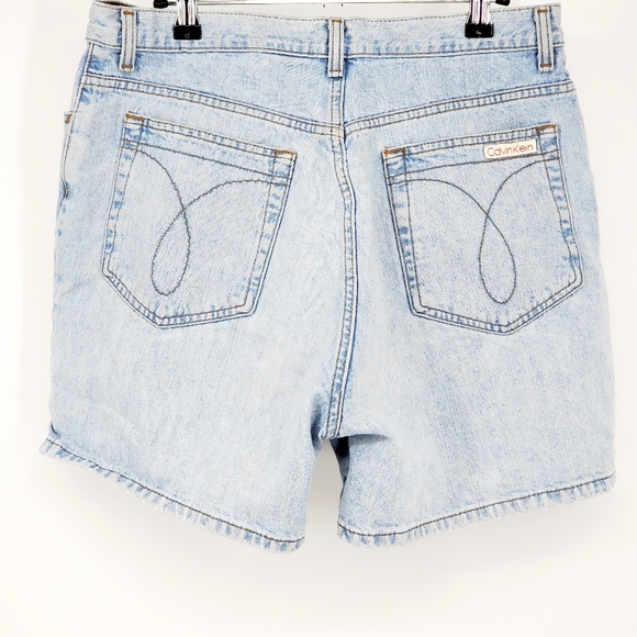 Calvin Klein Pants - VTG Calvin Klein lightwash high rise jean shorts